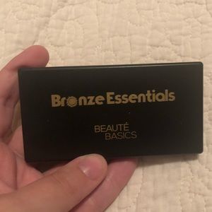 Bronze Essentials Bronzer Palette